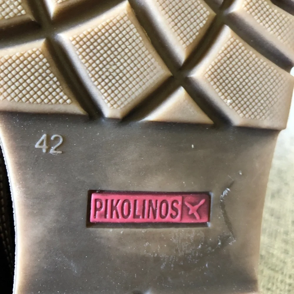 Pikolinos leather loafer driving shoes